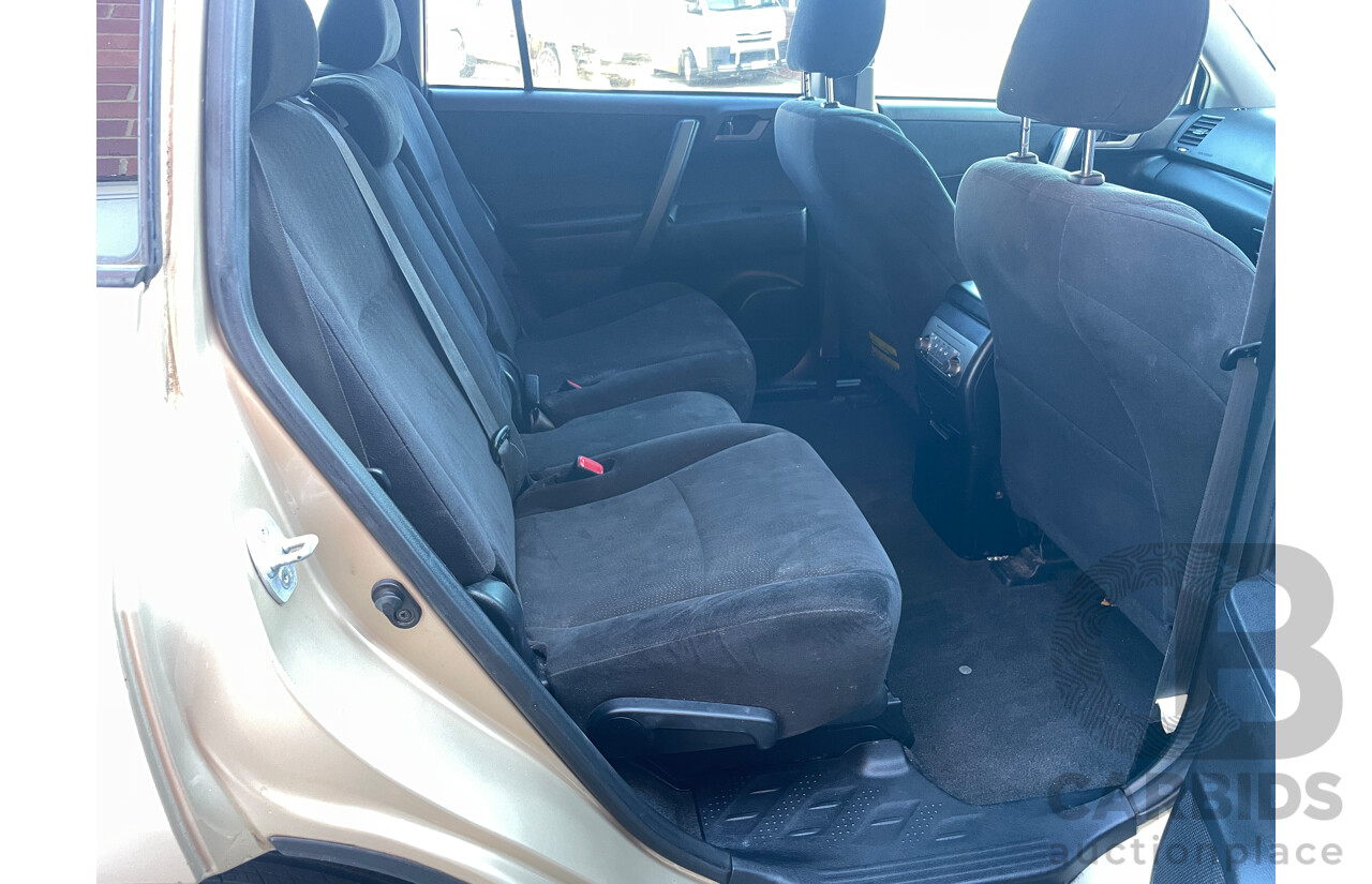 10/2009 Toyota Kluger KX-R (4x4) 7 SEAT GSU45R 4d Wagon Gold 3.5L