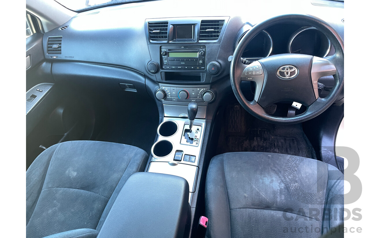 10/2009 Toyota Kluger KX-R (4x4) 7 SEAT GSU45R 4d Wagon Gold 3.5L