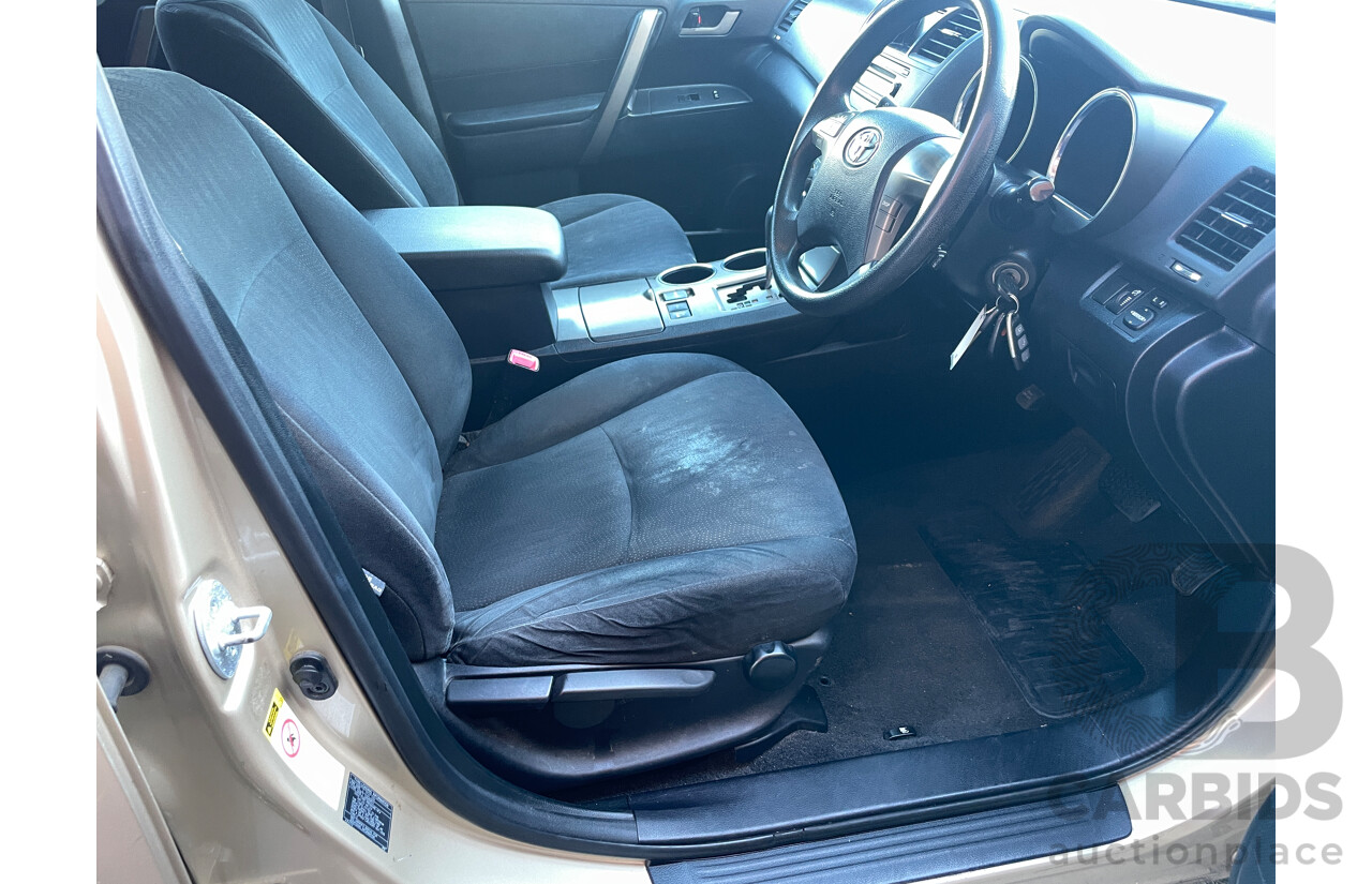 10/2009 Toyota Kluger KX-R (4x4) 7 SEAT GSU45R 4d Wagon Gold 3.5L