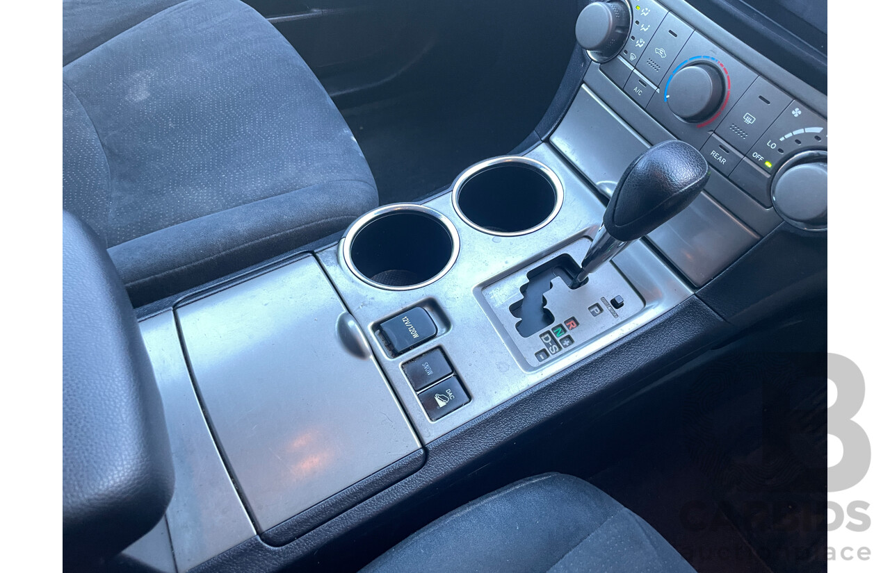 10/2009 Toyota Kluger KX-R (4x4) 7 SEAT GSU45R 4d Wagon Gold 3.5L