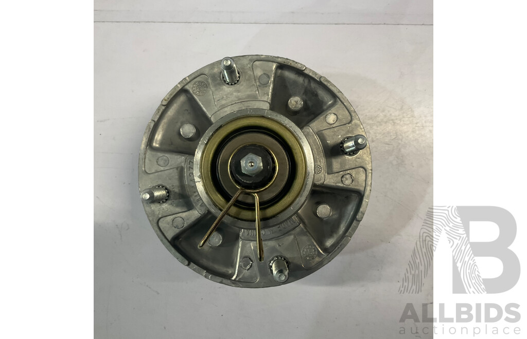 JOHN DEERE Spindle Housing Assembly (AM144377) - ORP $190.85