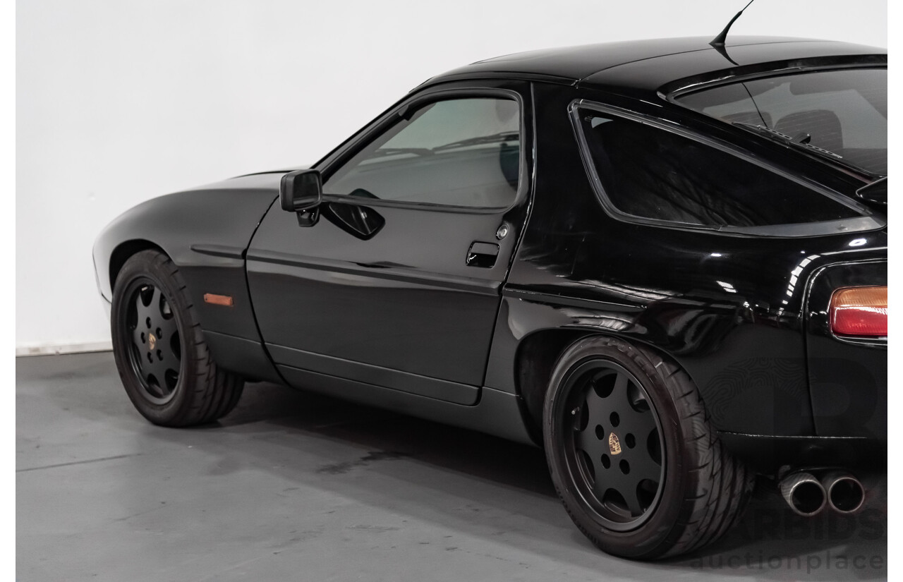 1/1985 Porsche 928 S  2d Coupe Black 4.7L V8
