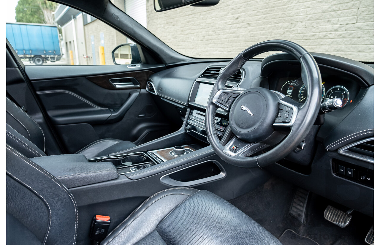 3/2017 Jaguar F-Pace 30d S (AWD) X761 4d Wagon Ultimate Black Turbo Diesel V6 3.0L