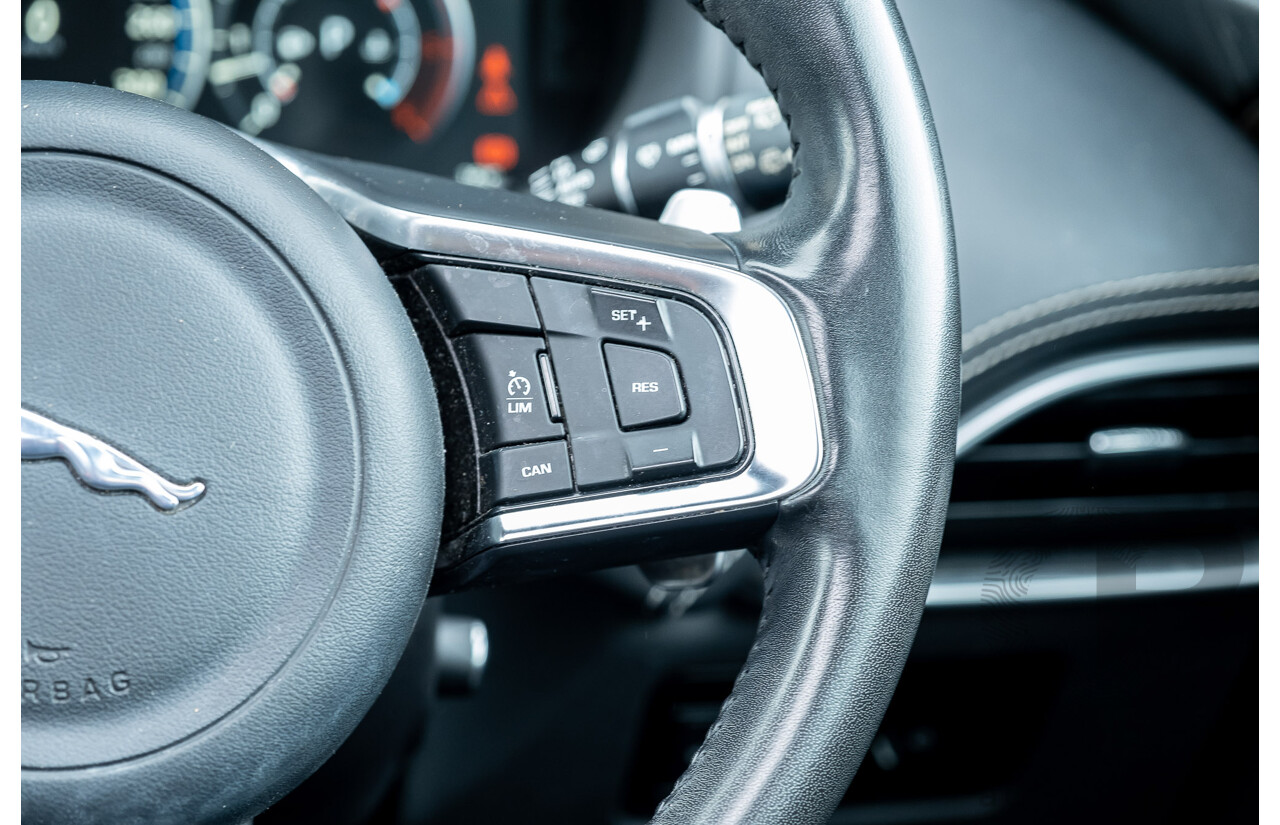 3/2017 Jaguar F-Pace 30d S (AWD) X761 4d Wagon Ultimate Black Turbo Diesel V6 3.0L