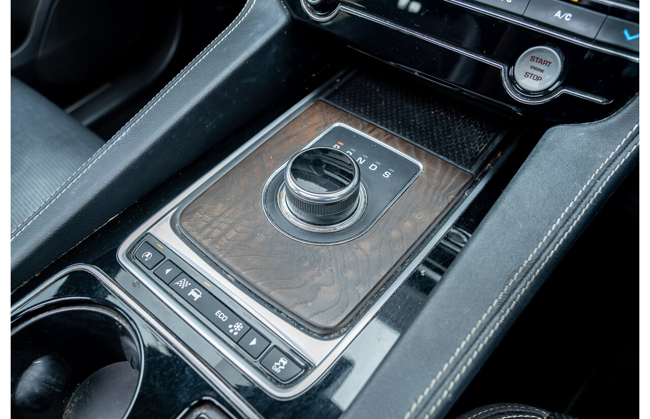 3/2017 Jaguar F-Pace 30d S (AWD) X761 4d Wagon Ultimate Black Turbo Diesel V6 3.0L