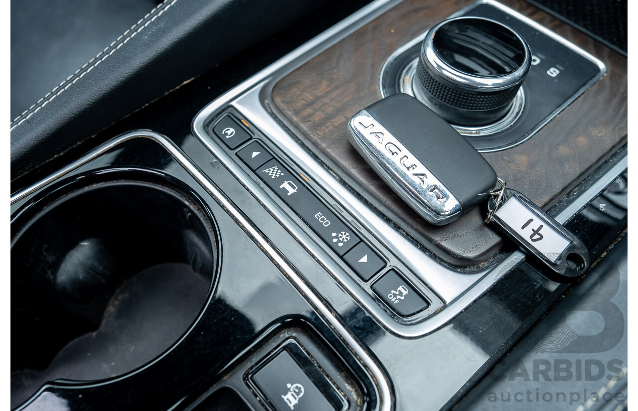 3/2017 Jaguar F-Pace 30d S (AWD) X761 4d Wagon Ultimate Black Turbo Diesel V6 3.0L