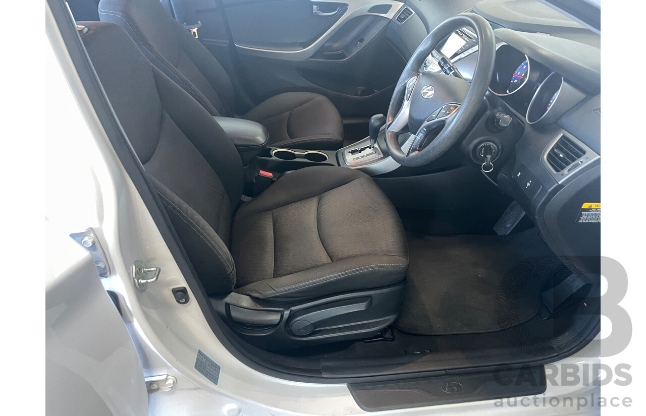 8/2013 Hyundai Elantra Active MD2 4d Sedan White 1.8L