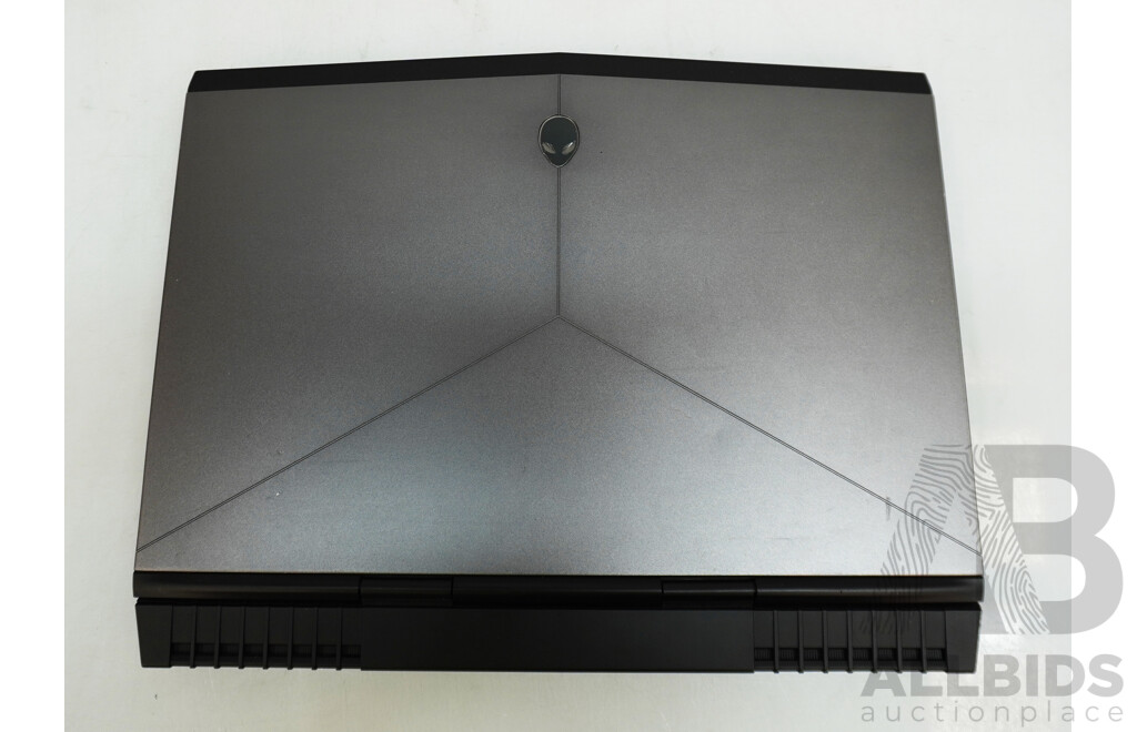 Alienware 15 R3 Intel Core I7 (7700HQ) 2.80GHz-3.80GHz 4-Core CPU 15-Inch Gaming Laptop