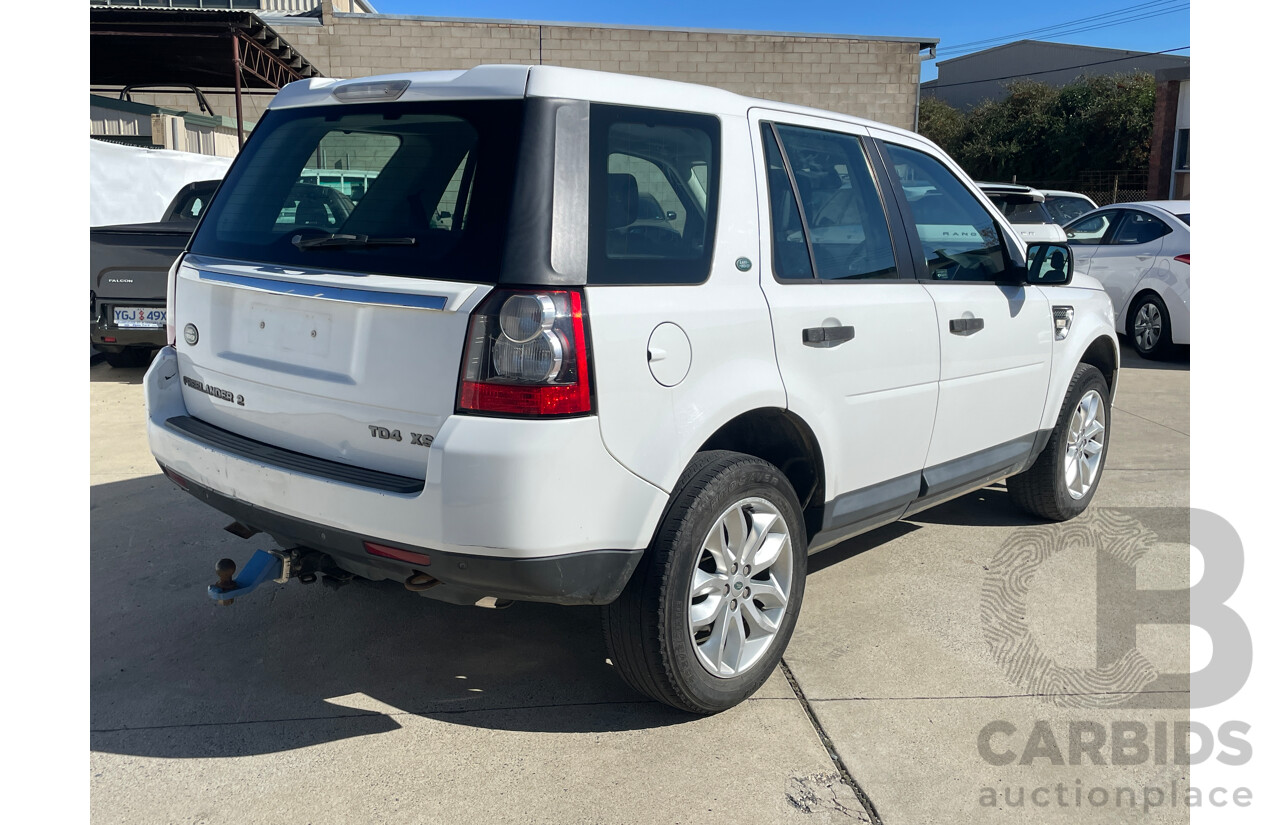 8/2011 Land Rover Freelander 2 XS (4x4) LF MY11 4d Wagon White 2.2L