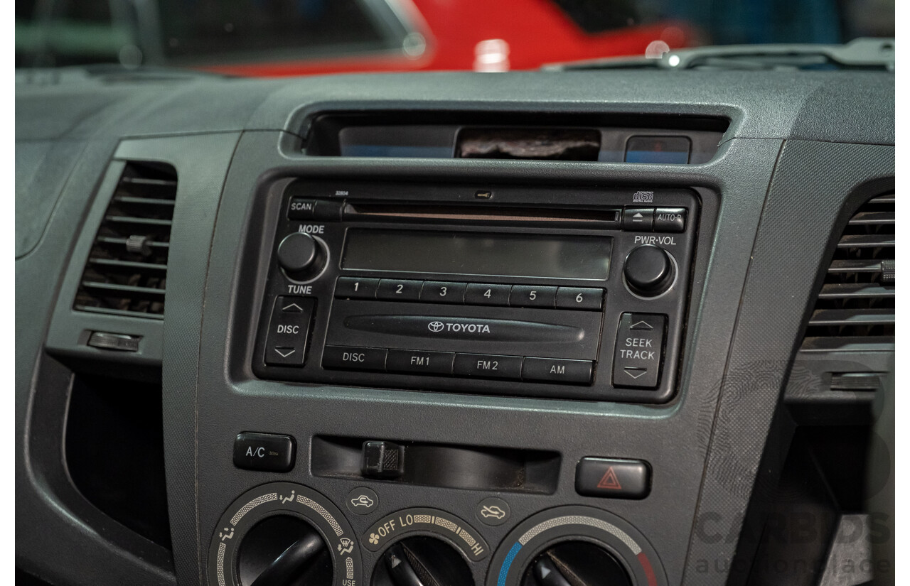 3/2005 Toyota Hilux  RZN149R Dual Cab P/Up Workmate White 2.7L