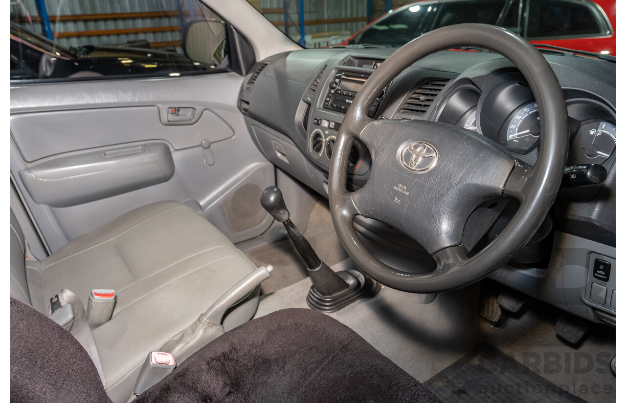3/2005 Toyota Hilux  RZN149R Dual Cab P/Up Workmate White 2.7L