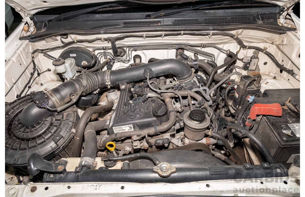 3/2005 Toyota Hilux  RZN149R Dual Cab P/Up Workmate White 2.7L