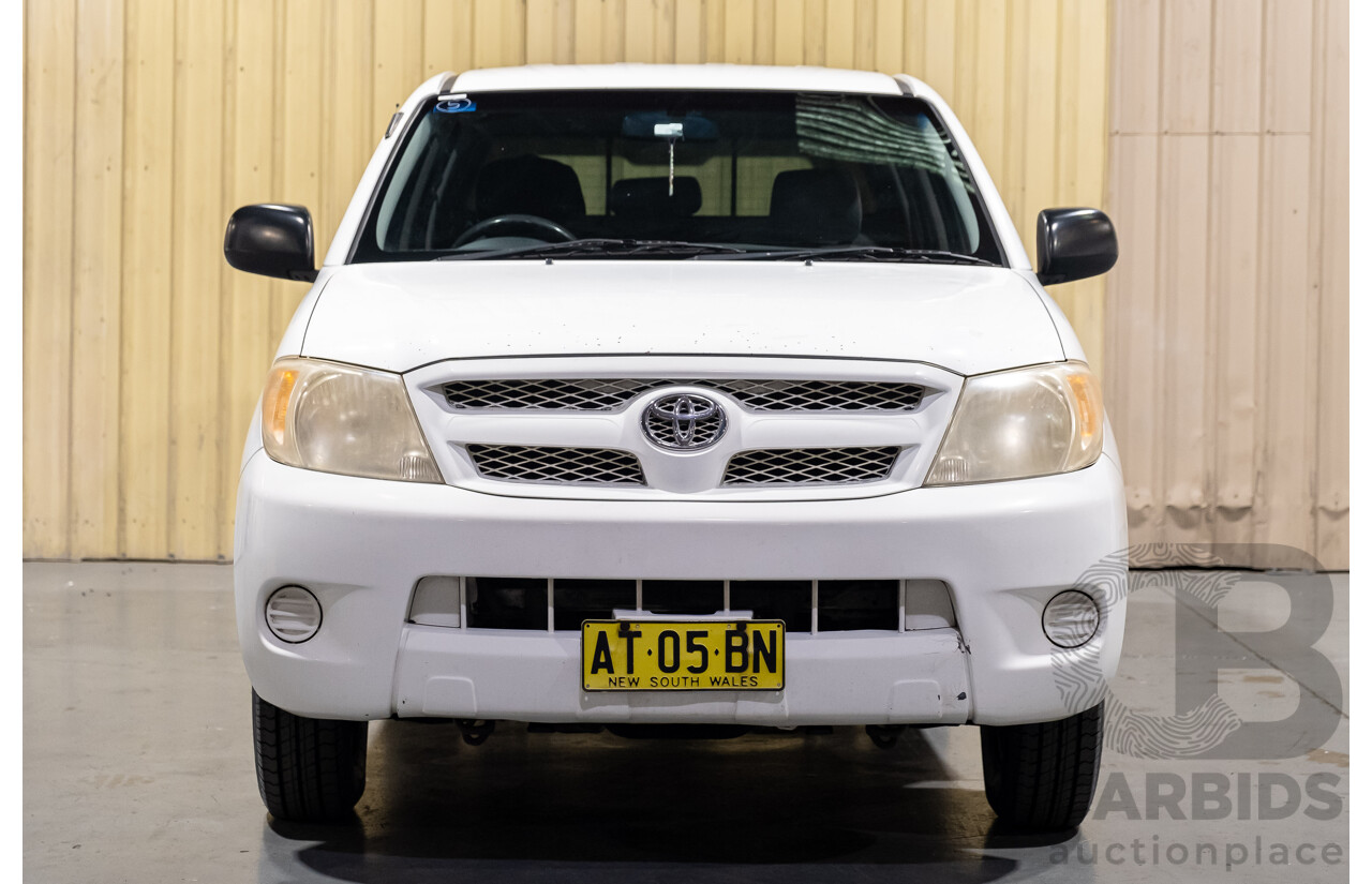 3/2005 Toyota Hilux  RZN149R Dual Cab P/Up Workmate White 2.7L