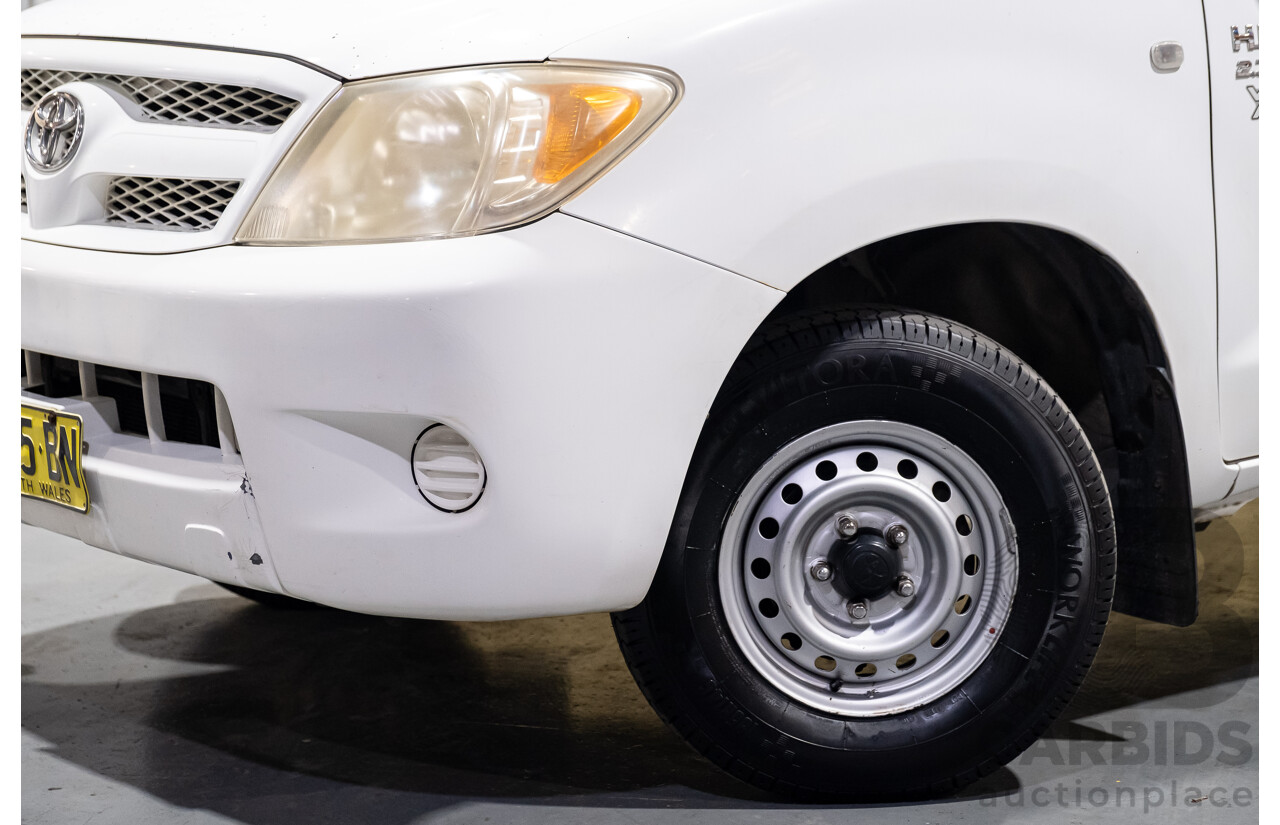 3/2005 Toyota Hilux  RZN149R Dual Cab P/Up Workmate White 2.7L