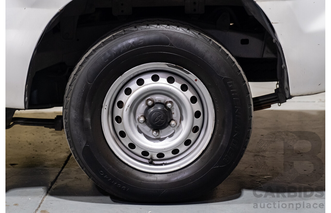 3/2005 Toyota Hilux  RZN149R Dual Cab P/Up Workmate White 2.7L