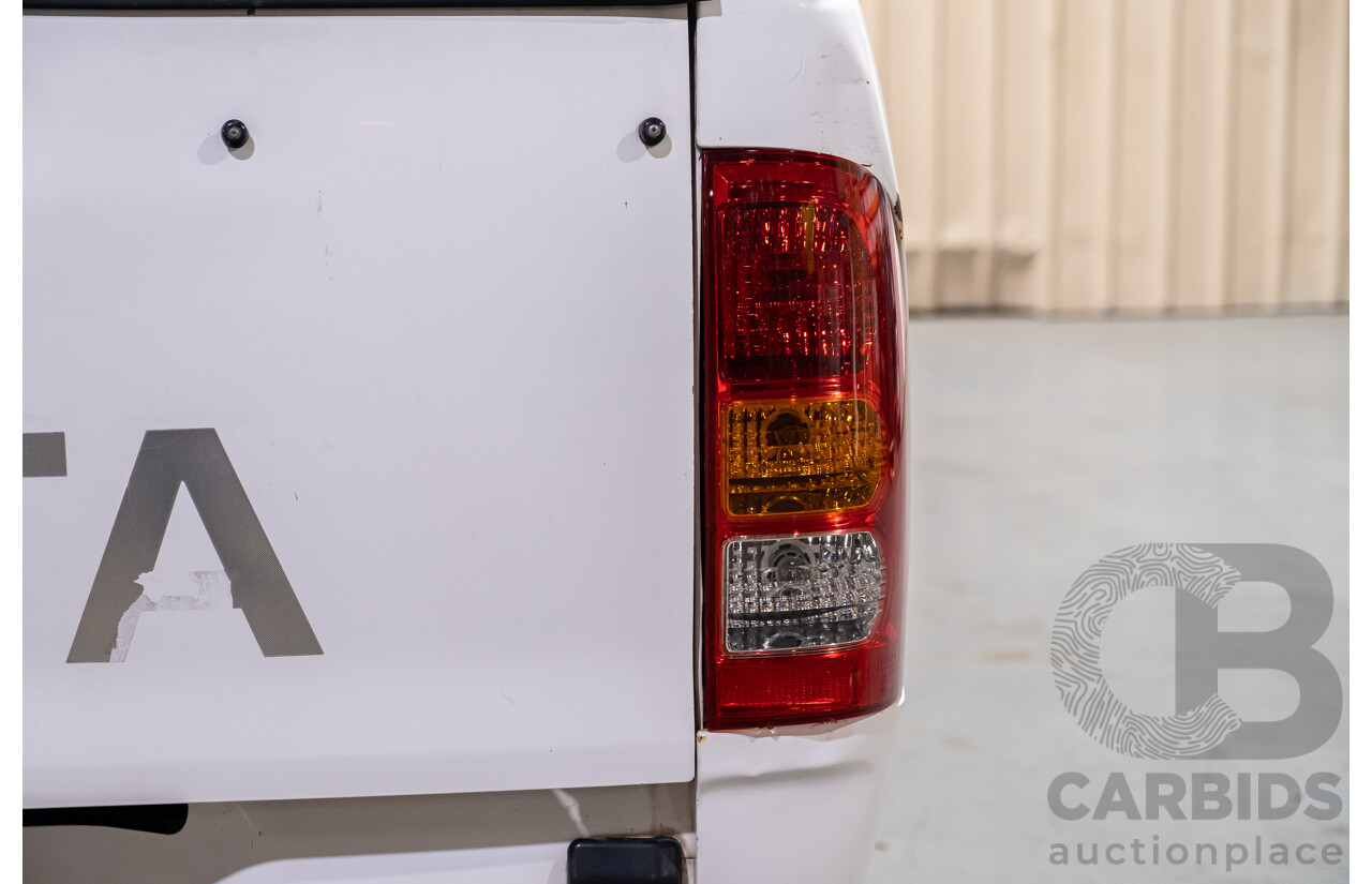 3/2005 Toyota Hilux  RZN149R Dual Cab P/Up Workmate White 2.7L