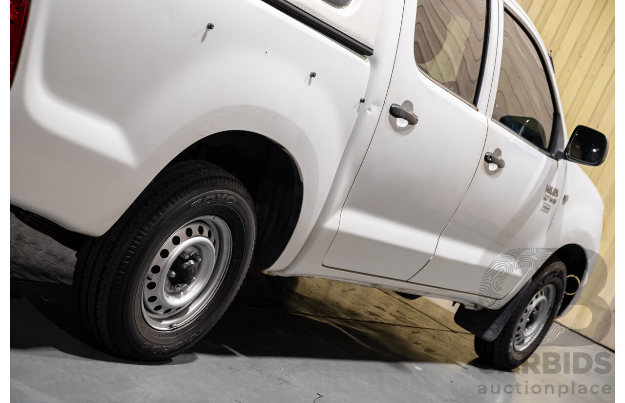 3/2005 Toyota Hilux  RZN149R Dual Cab P/Up Workmate White 2.7L