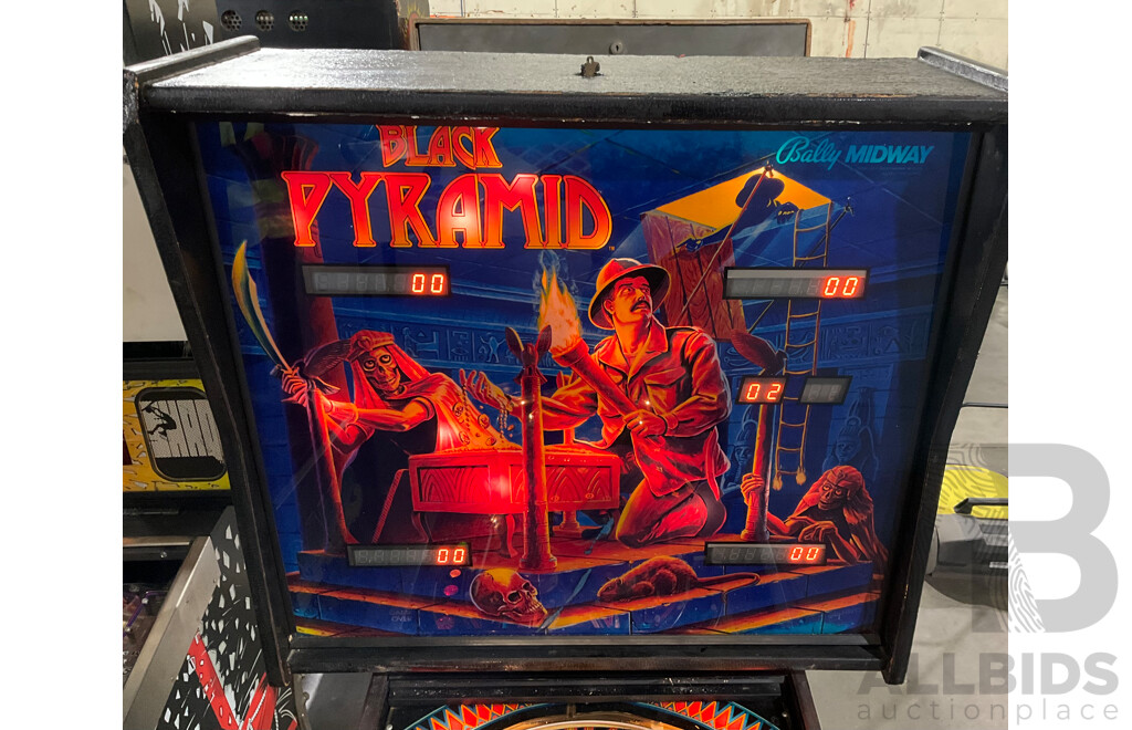 BLACK PYRAMID (BALLY) Pinball Machine