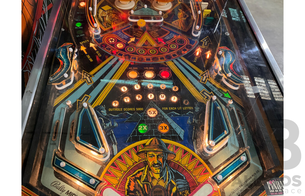 BLACK PYRAMID (BALLY) Pinball Machine