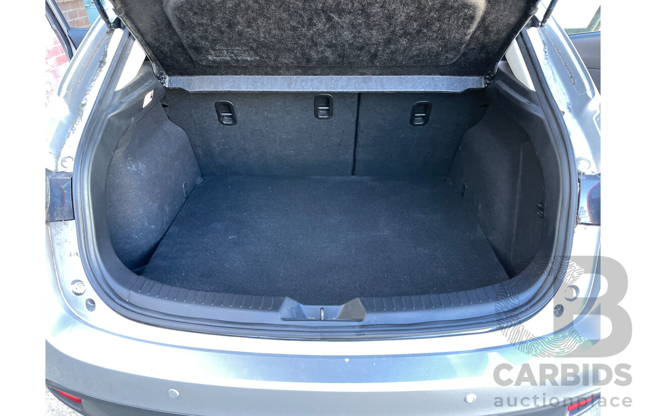 12/2015 Mazda Mazda3 SP25 BM MY15 5d Hatchback Silver 2.5L