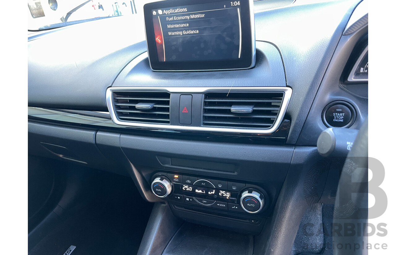 12/2015 Mazda Mazda3 SP25 BM MY15 5d Hatchback Silver 2.5L