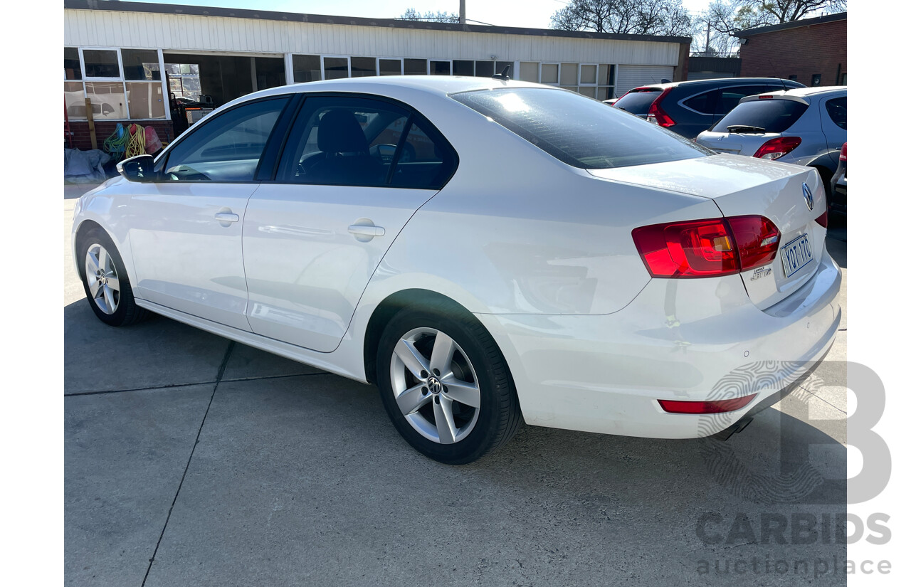 2/2012 Volkswagen Jetta 103 TDI Comfortline 1KM MY12 4d Sedan White 2.0L