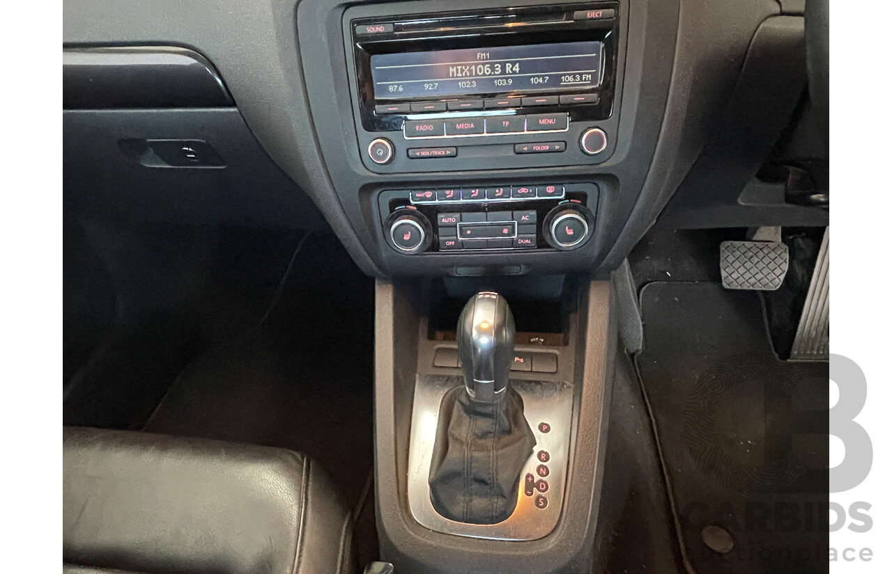 2/2012 Volkswagen Jetta 103 TDI Comfortline 1KM MY12 4d Sedan White 2.0L