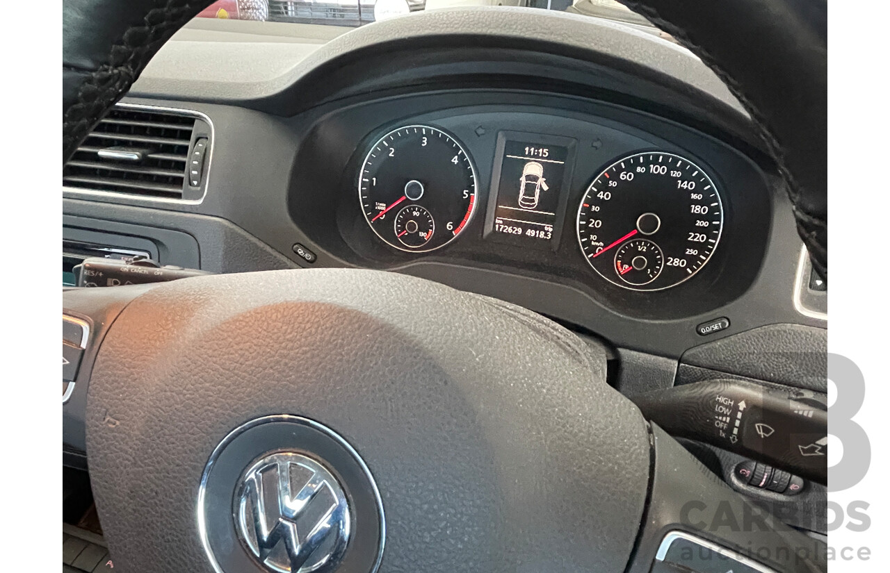 2/2012 Volkswagen Jetta 103 TDI Comfortline 1KM MY12 4d Sedan White 2.0L