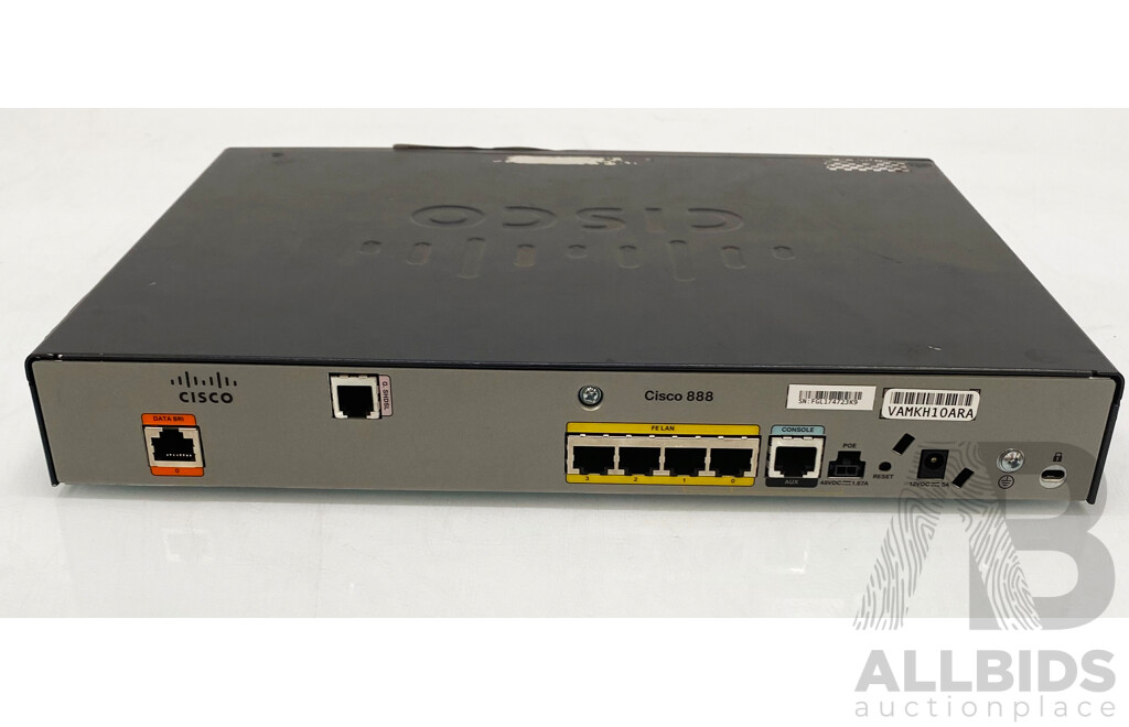 ROUTEUR CISCO 880 (cisco888-sec-k9 v01 ) EUR 109,00 - FR