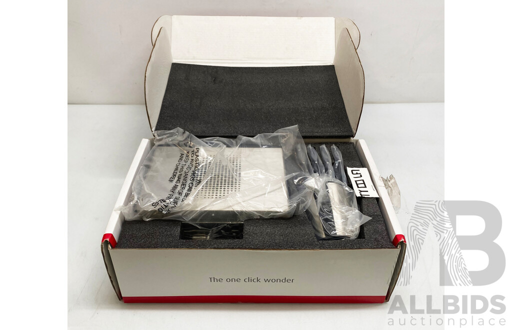 Barco (1006BEu) ClickShare Base Station - New in Box