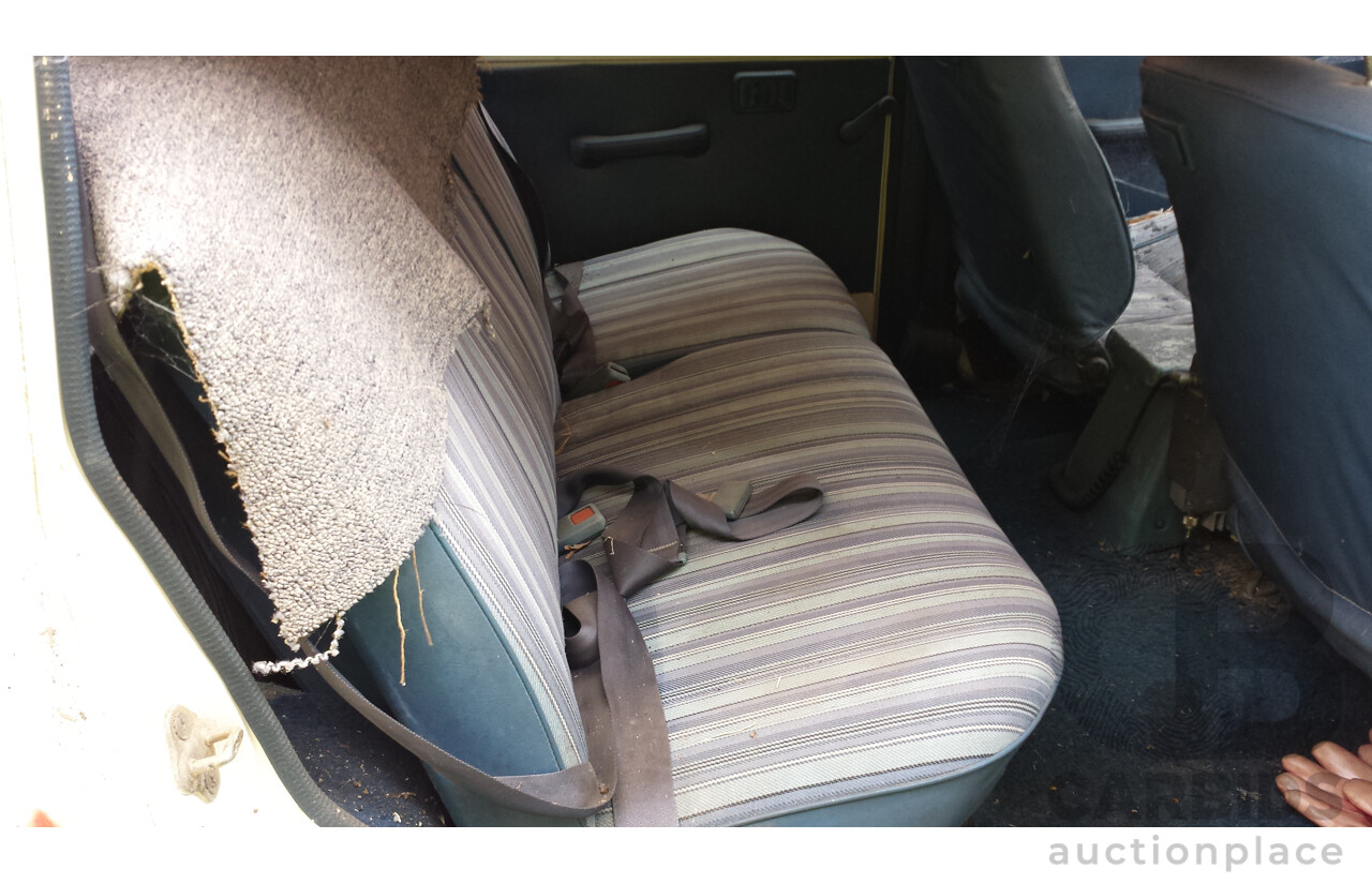 8/1981 Nissan Patrol Deluxe (4x4) Diesel 4d Wagon White 3.2L
