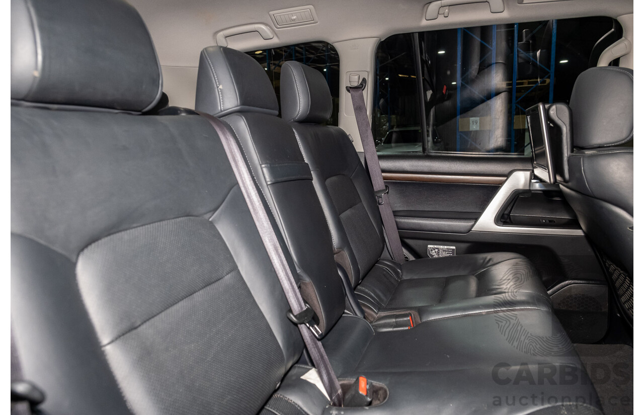 7/2017 Toyota Landcruiser Sahara (7 Seat) (4x4) 4d Wagon White Turbo Diesel 4.5L