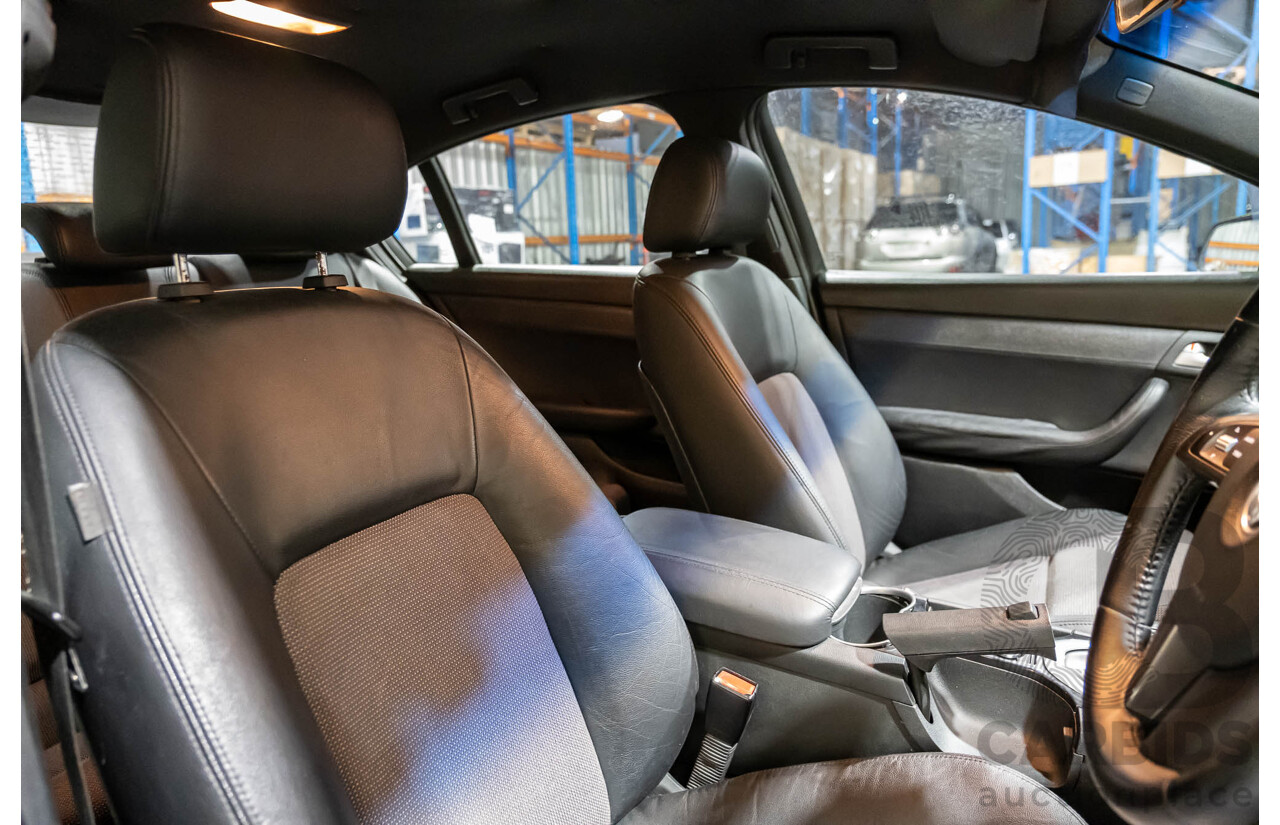 4/2007 Holden Calais V VE 4d Sedan White V6 3.6L