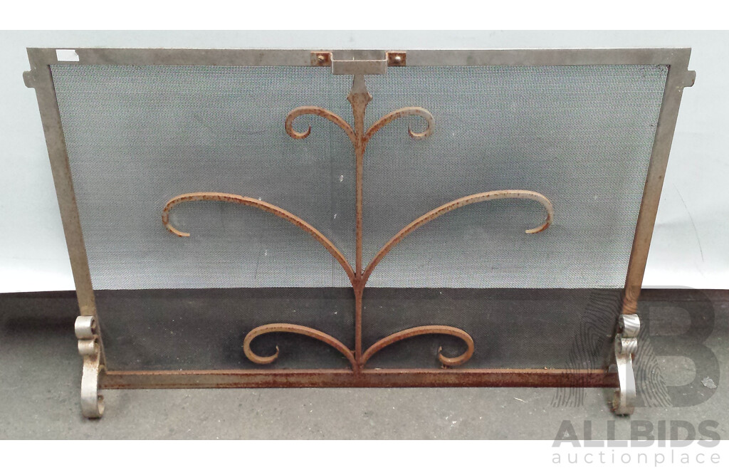 Vintage Mesh Fire Place Screen - Lot 1472413 | ALLBIDS