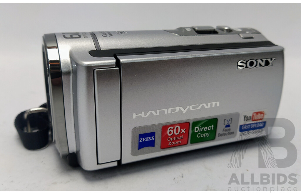 Sony DCR-SX43E HandyCam Camcorder