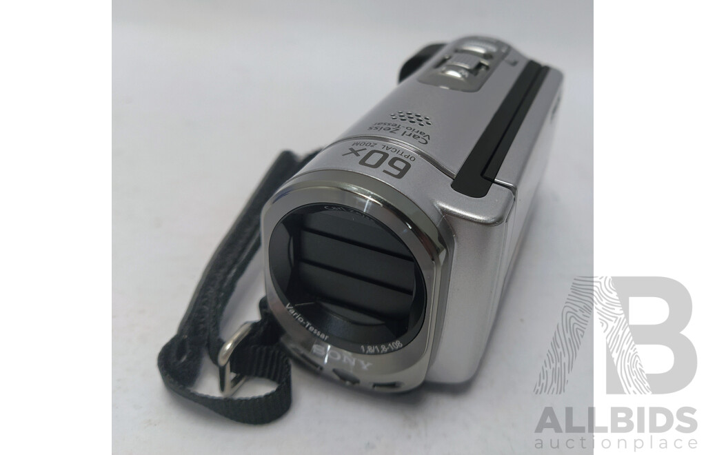 Sony DCR-SX43E HandyCam Camcorder