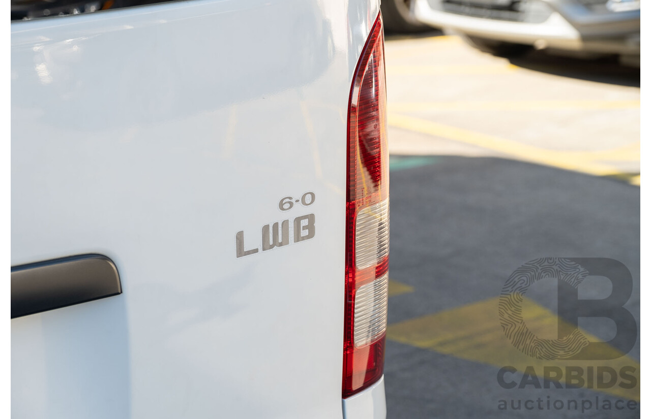 10/2009 Toyota Hiace LWB TRH201R MY07 Upgrade 4d Van White 2.7L