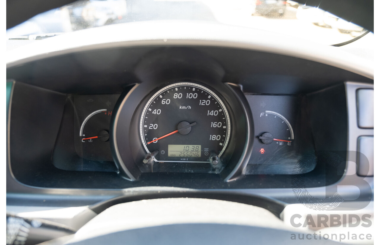 10/2009 Toyota Hiace LWB TRH201R MY07 Upgrade 4d Van White 2.7L