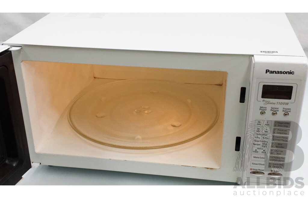 Panasonic 1100W Inverter Microwave Oven
