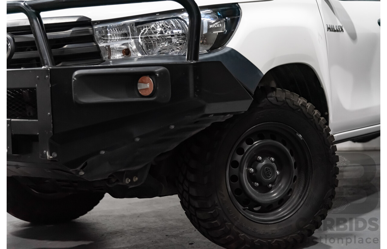 3/2017 Toyota Hilux Workmate (4x4) GUN125R Dual Cab Utility White 2.4L Turbo Diesel