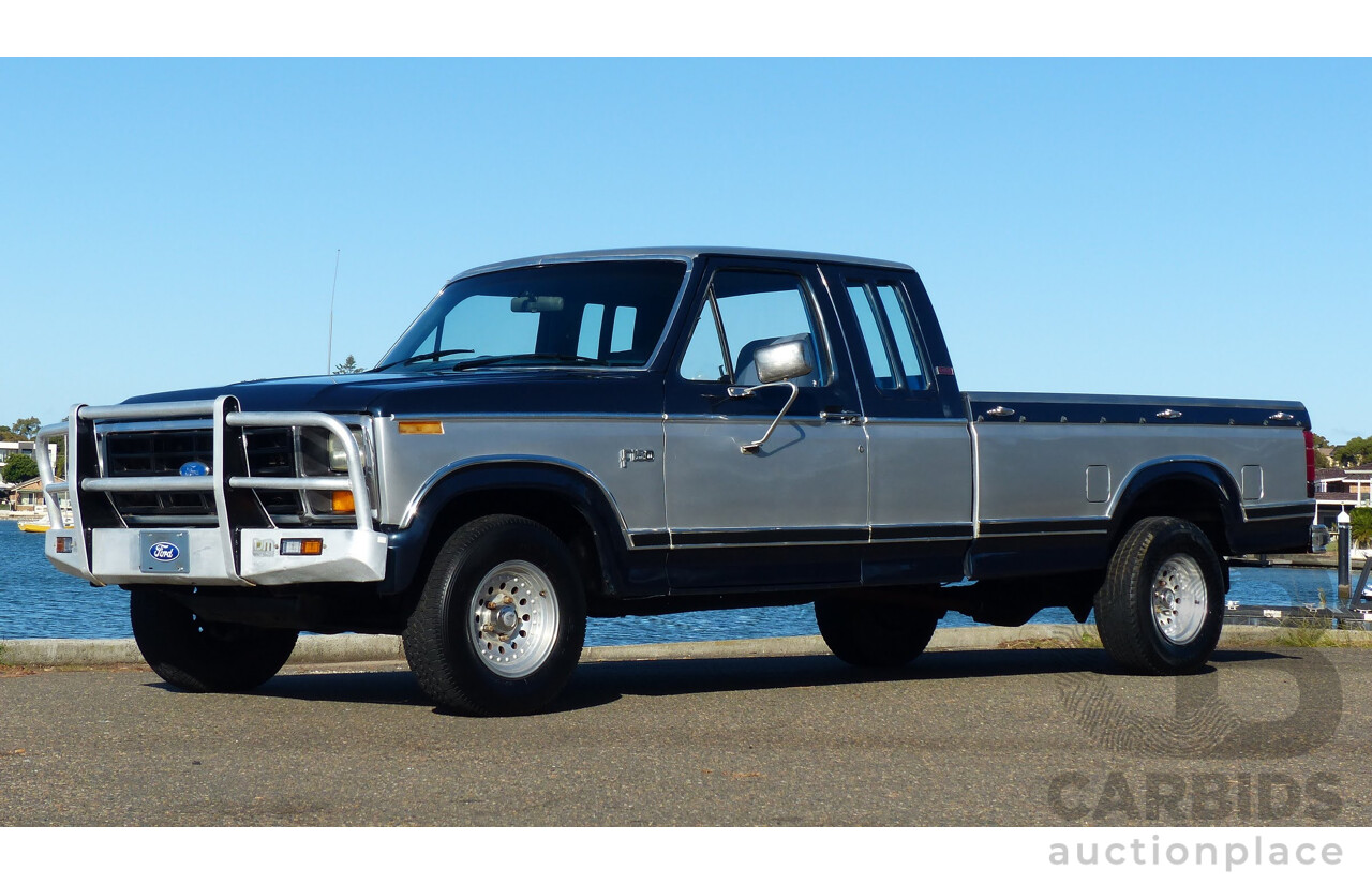 1/1983 Ford F150 XLT Lariat Extra Cab LWB 2d Utility Blue/Silver V8