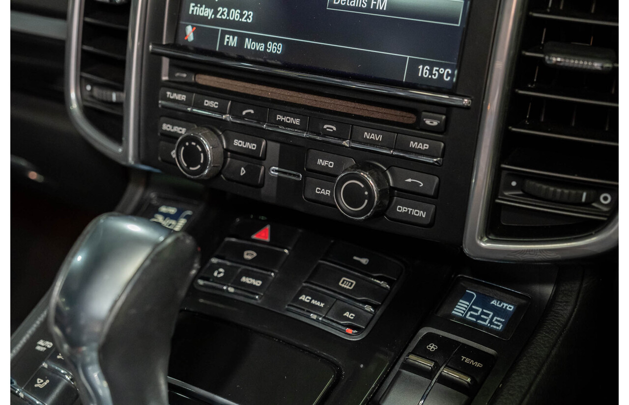 1/2011 Porsche Cayenne S 4d Wagon Metallic Black V8 4.8L