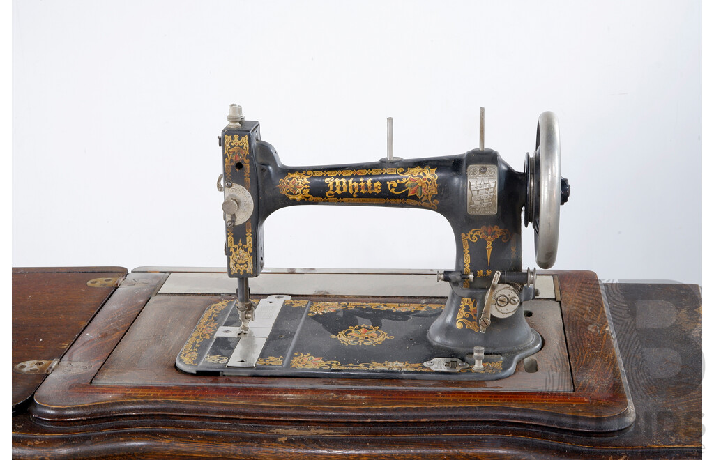 Antique White Treadle Sewing Machine and Table, No 1679394