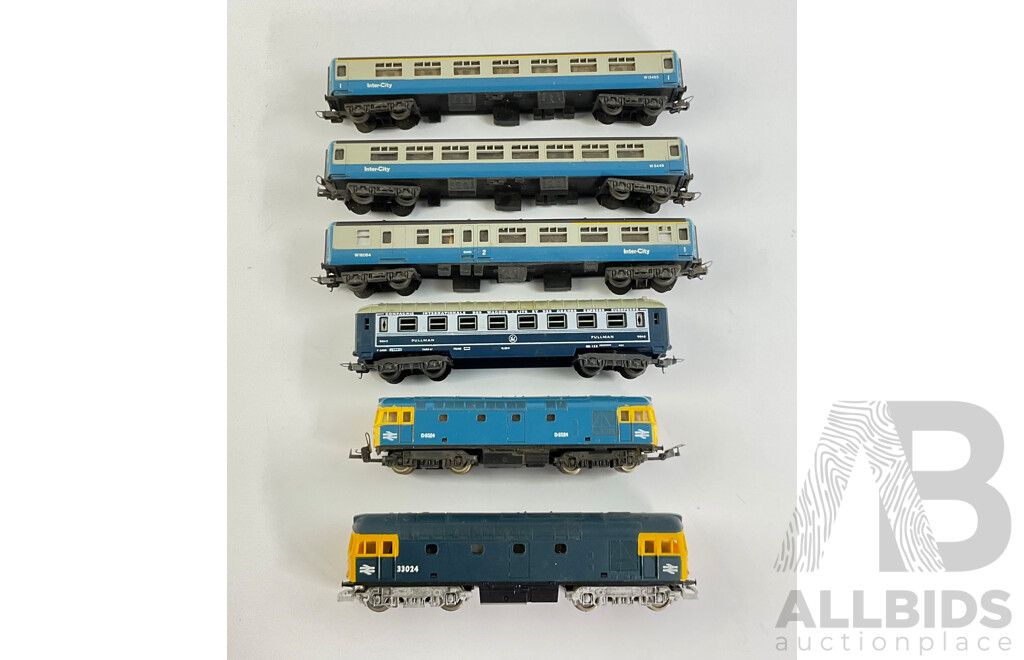 Italian Lima Train with Four Intercity Carriages, Lima 33024 Train and Lima Pullman Carriage