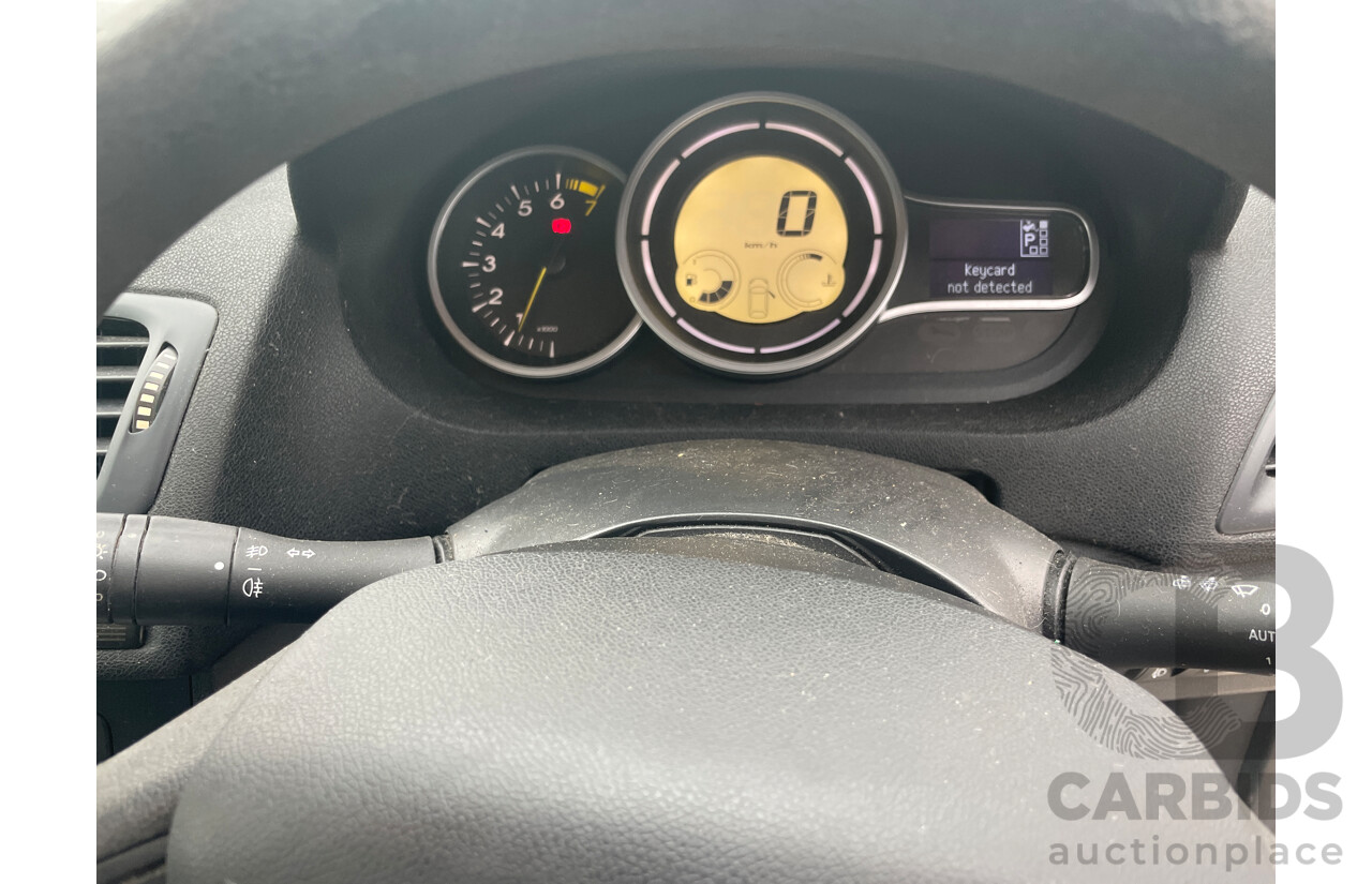 9/2010 Renault Megane Dynamique X32 5d Hatchback Silver 2.0L