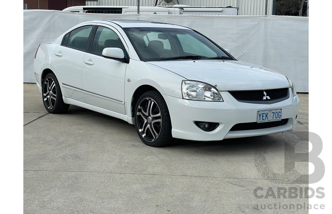 8/2006 Mitsubishi 380 4d Sedan White 3.8L