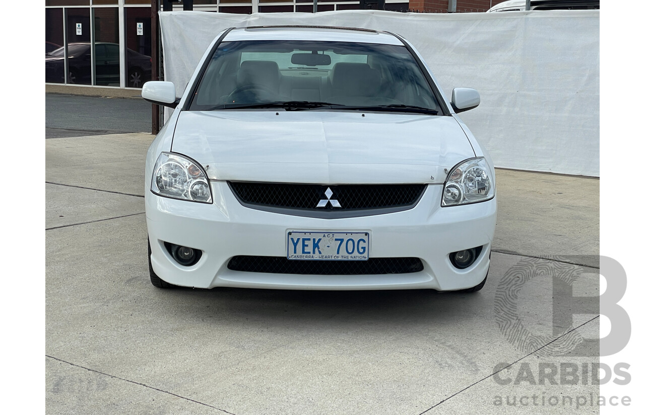 8/2006 Mitsubishi 380 4d Sedan White 3.8L