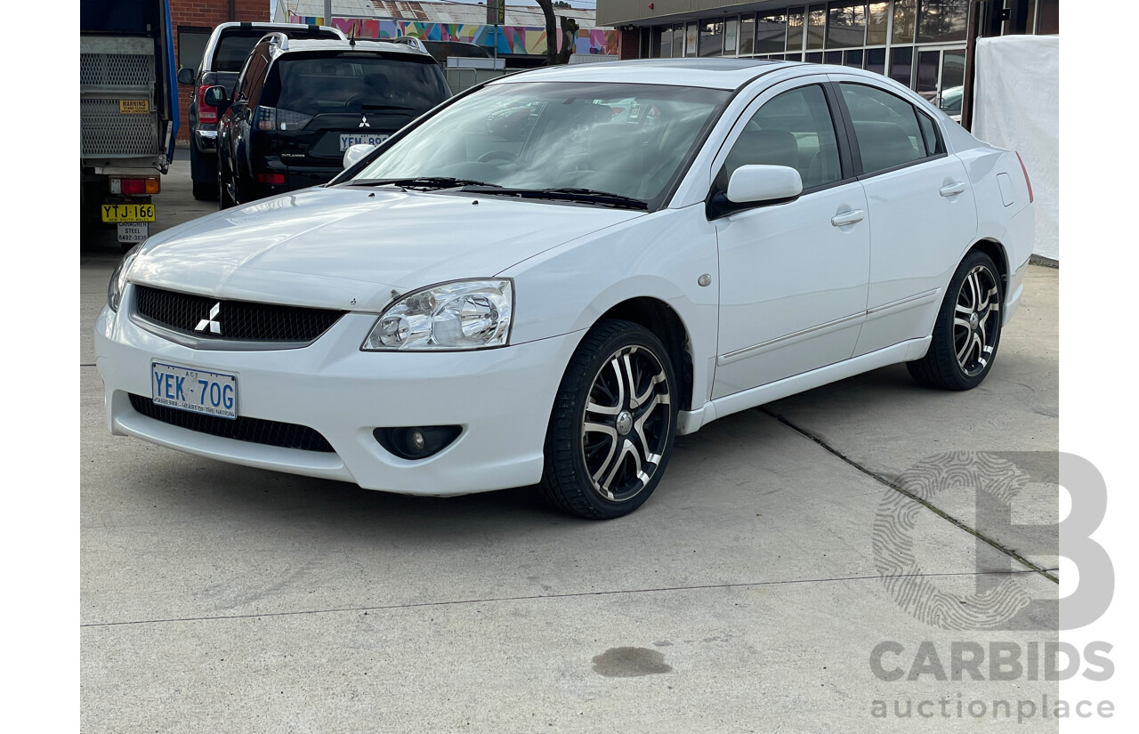 8/2006 Mitsubishi 380 4d Sedan White 3.8L