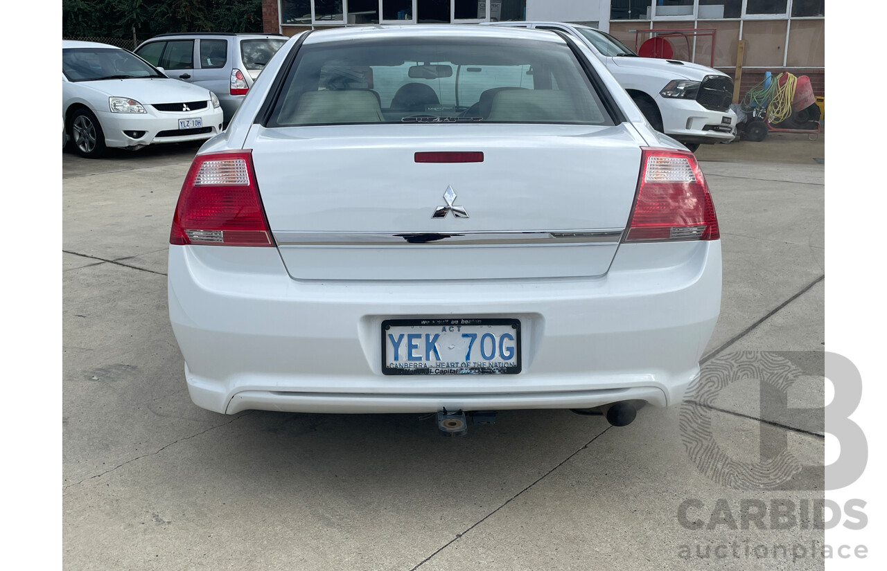 8/2006 Mitsubishi 380 4d Sedan White 3.8L