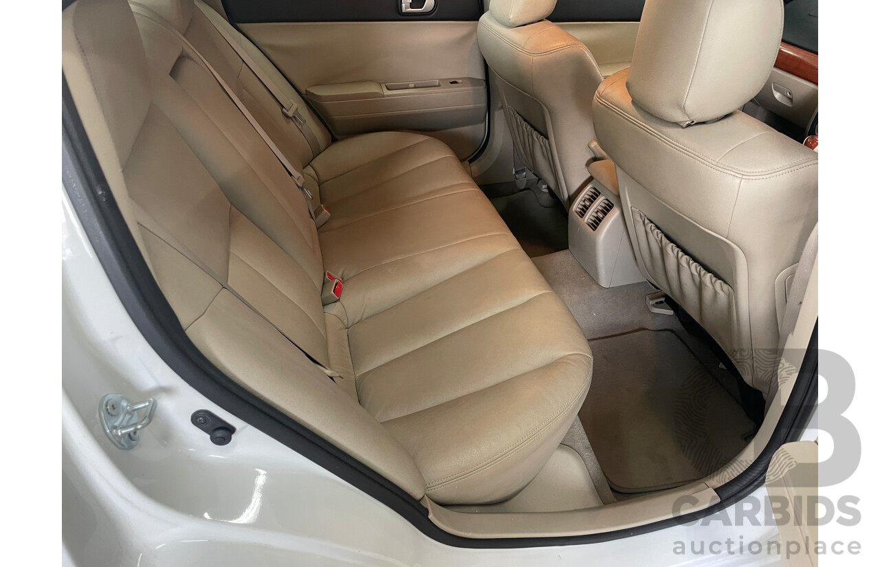 8/2006 Mitsubishi 380 4d Sedan White 3.8L
